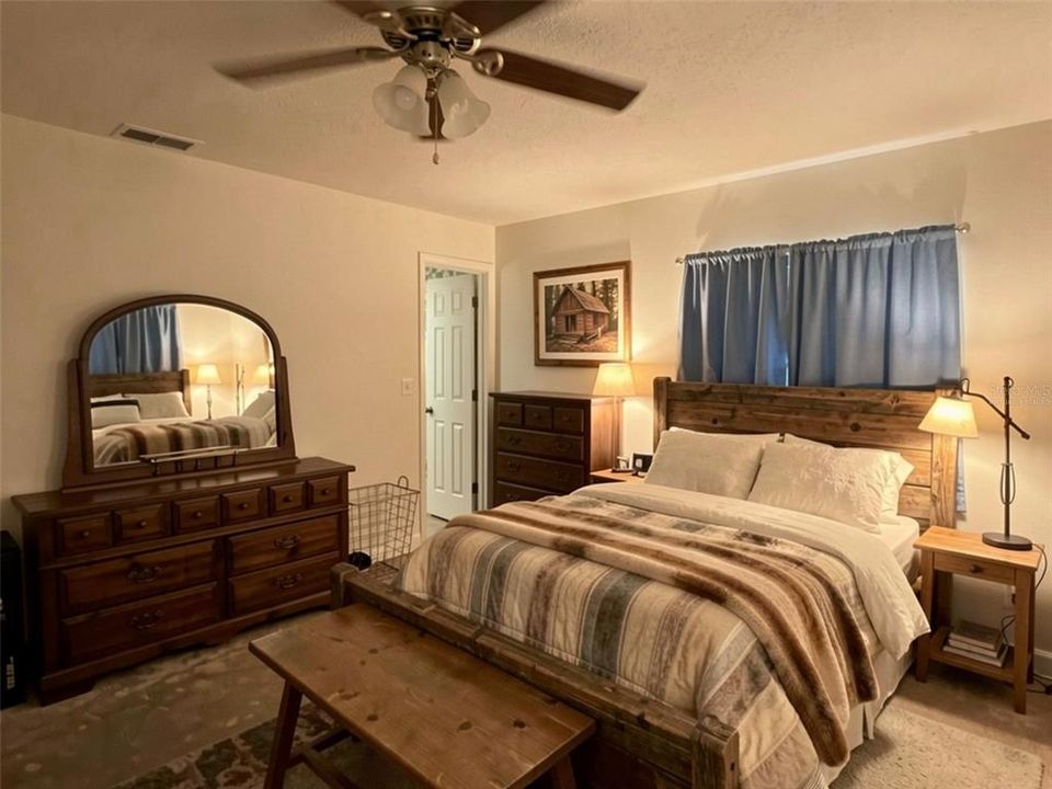 For Sale: $199,900 (2 beds, 2 baths, 1516 Square Feet)