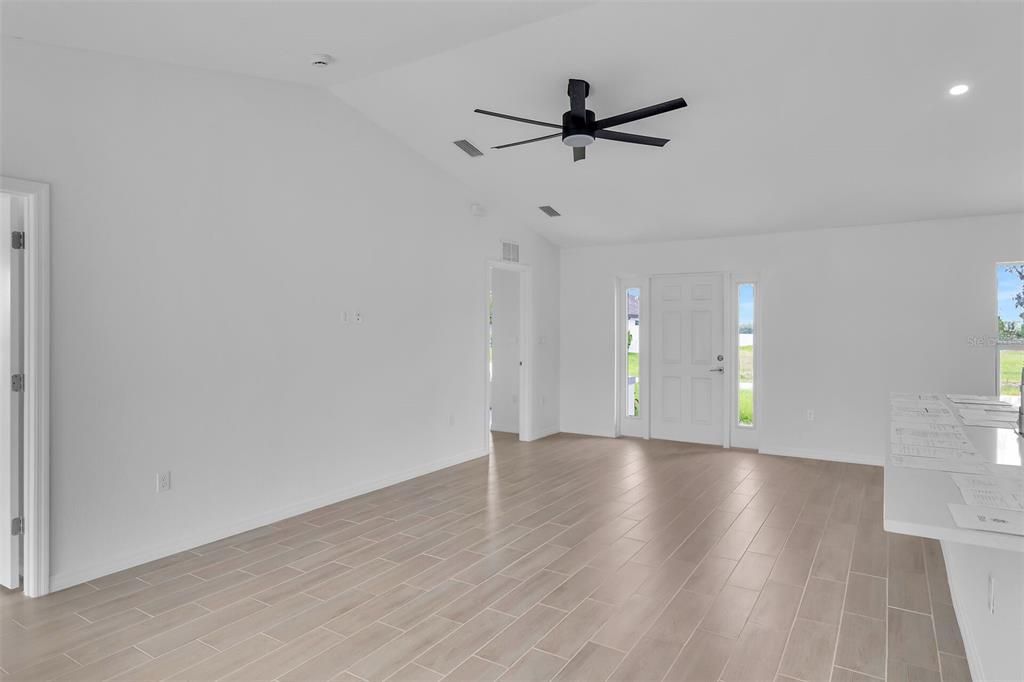 For Sale: $429,000 (4 beds, 3 baths, 1683 Square Feet)