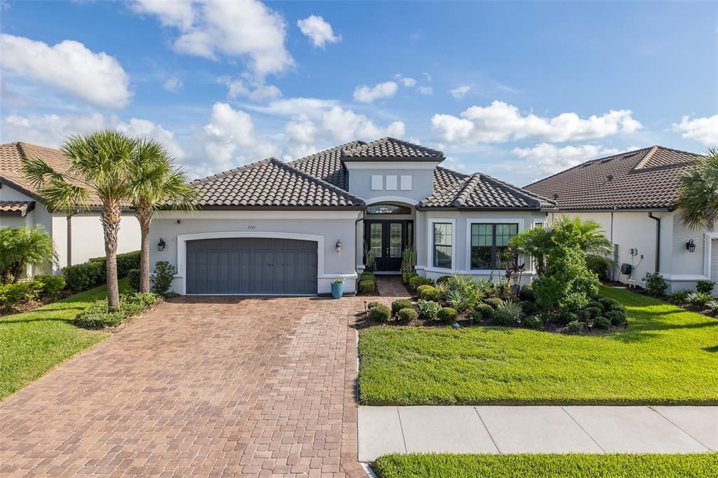 Active With Contract: $1,050,000 (3 beds, 3 baths, 3016 Square Feet)