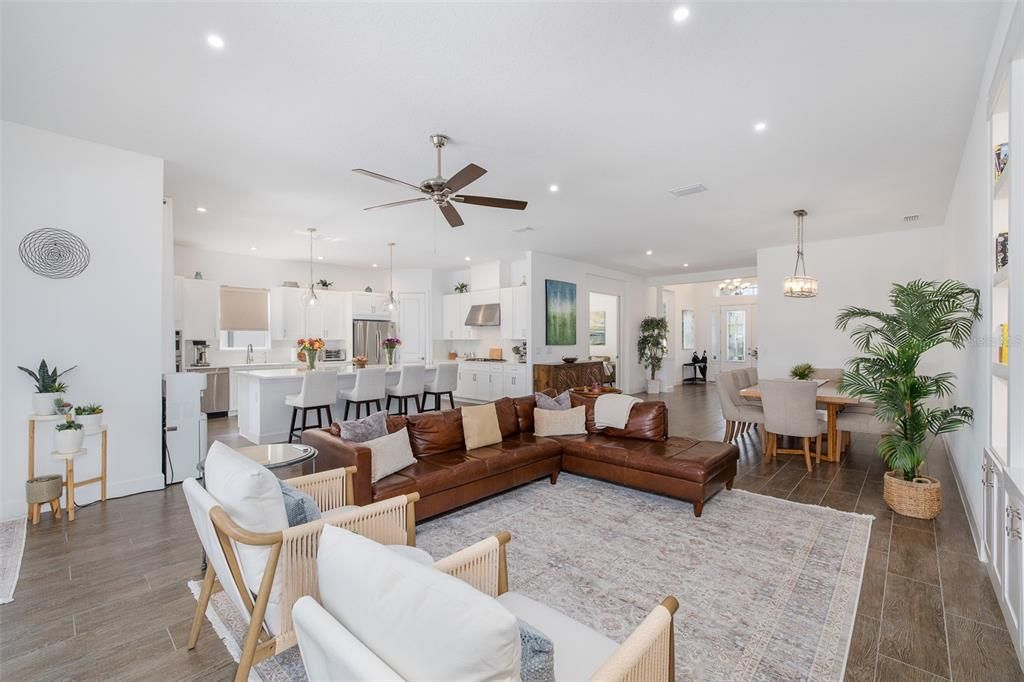 Active With Contract: $1,050,000 (3 beds, 3 baths, 3016 Square Feet)