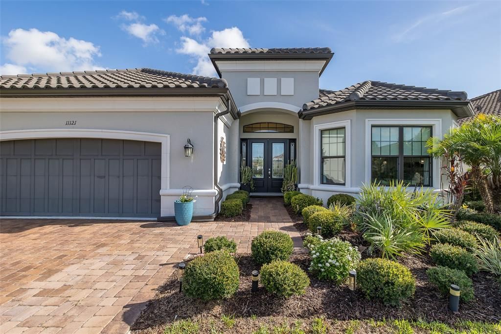 Active With Contract: $1,050,000 (3 beds, 3 baths, 3016 Square Feet)