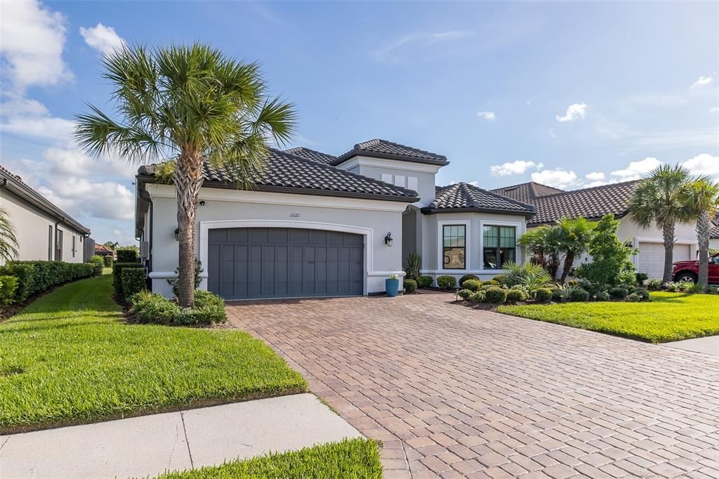 Active With Contract: $1,050,000 (3 beds, 3 baths, 3016 Square Feet)