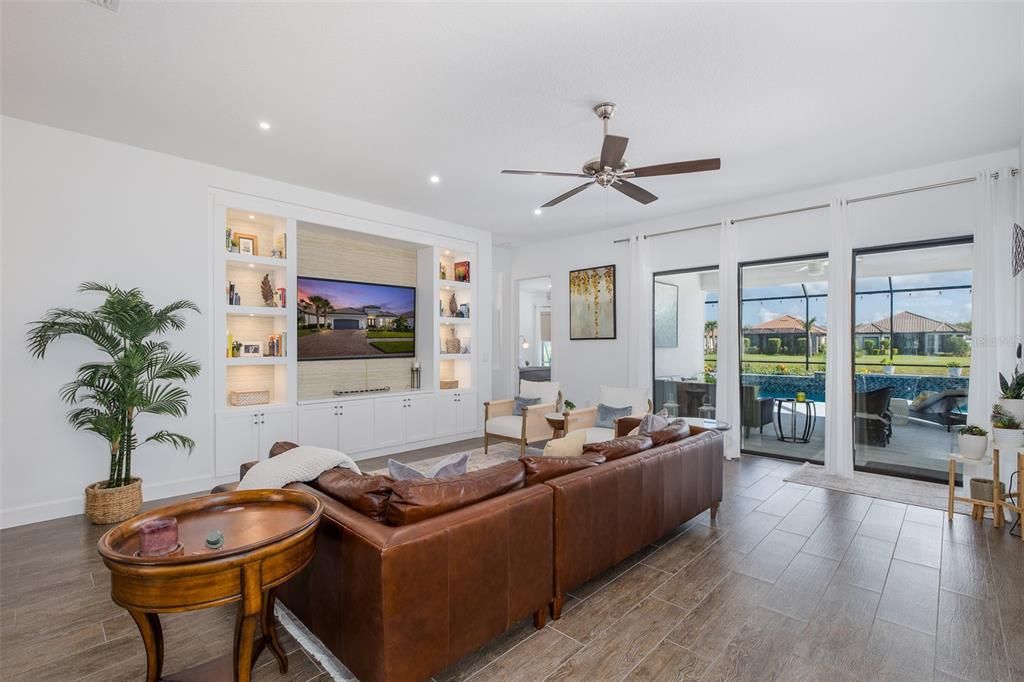 Active With Contract: $1,050,000 (3 beds, 3 baths, 3016 Square Feet)