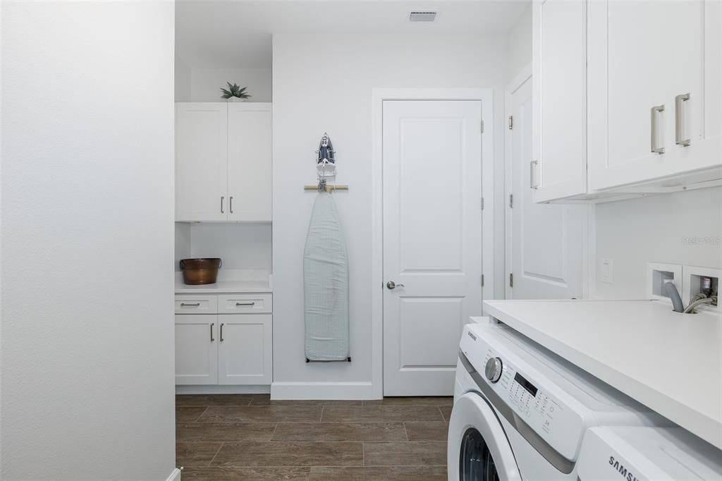 Active With Contract: $1,050,000 (3 beds, 3 baths, 3016 Square Feet)