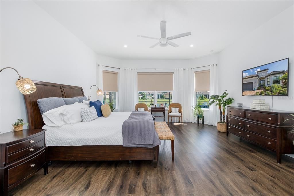 Active With Contract: $1,050,000 (3 beds, 3 baths, 3016 Square Feet)