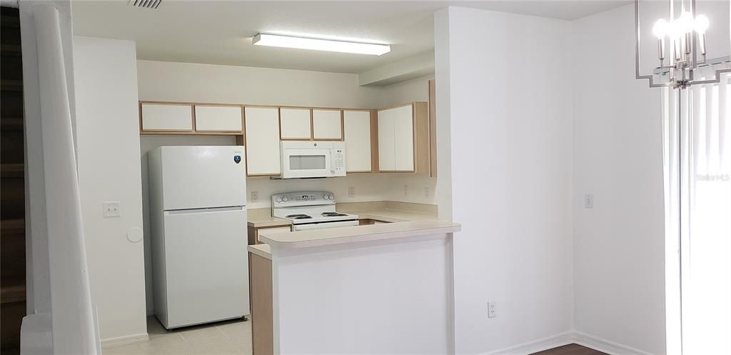 For Rent: $1,900 (2 beds, 2 baths, 1358 Square Feet)