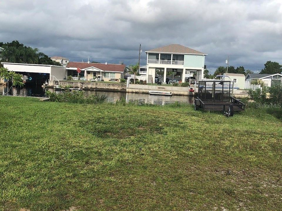 待售: $350,000 (0.20 acres)
