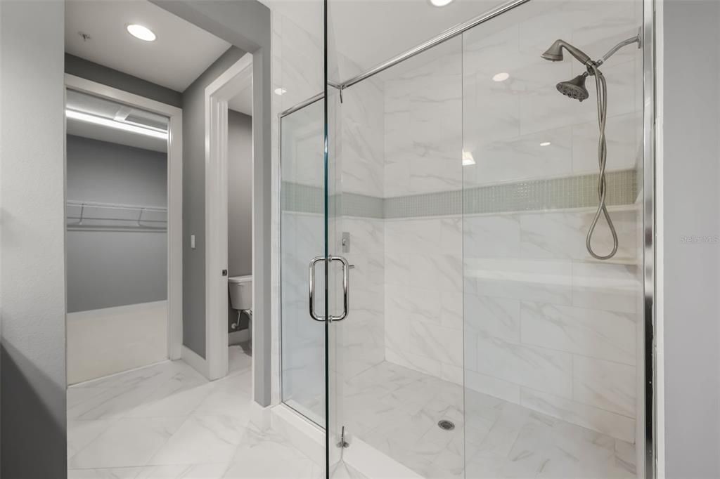 For Sale: $489,900 (3 beds, 3 baths, 1989 Square Feet)