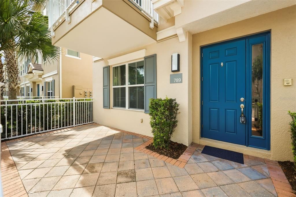 For Sale: $489,900 (3 beds, 3 baths, 1989 Square Feet)