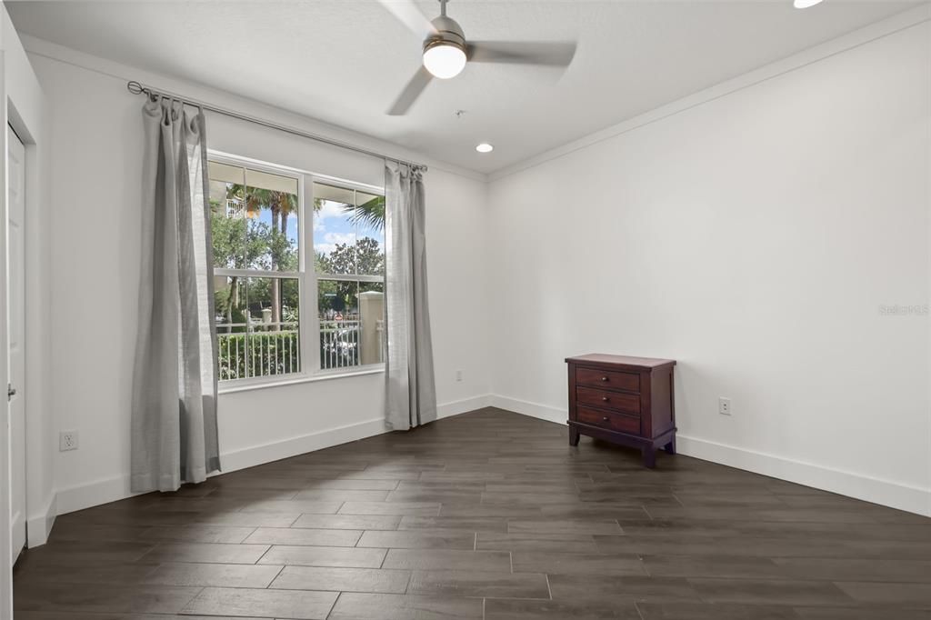 For Sale: $489,900 (3 beds, 3 baths, 1989 Square Feet)