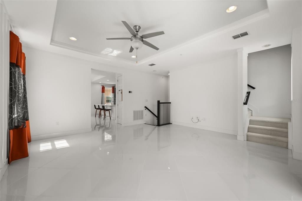 For Sale: $489,900 (3 beds, 3 baths, 1989 Square Feet)