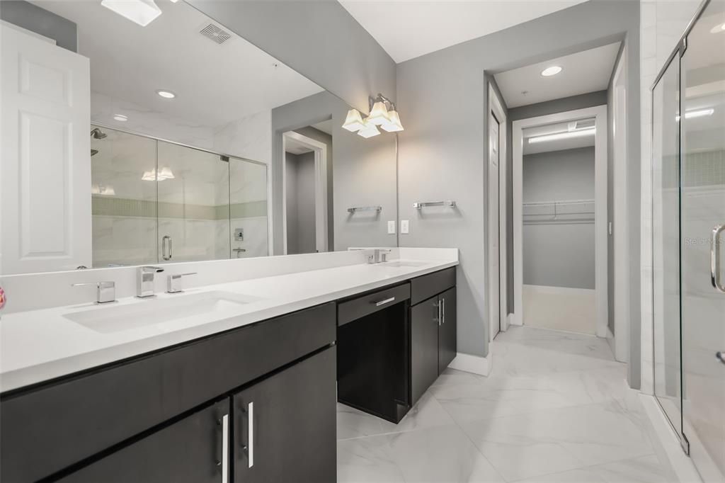For Sale: $489,900 (3 beds, 3 baths, 1989 Square Feet)