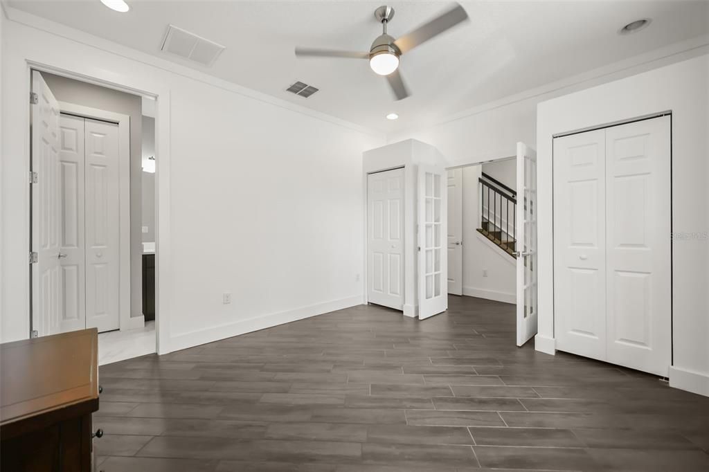 For Sale: $489,900 (3 beds, 3 baths, 1989 Square Feet)