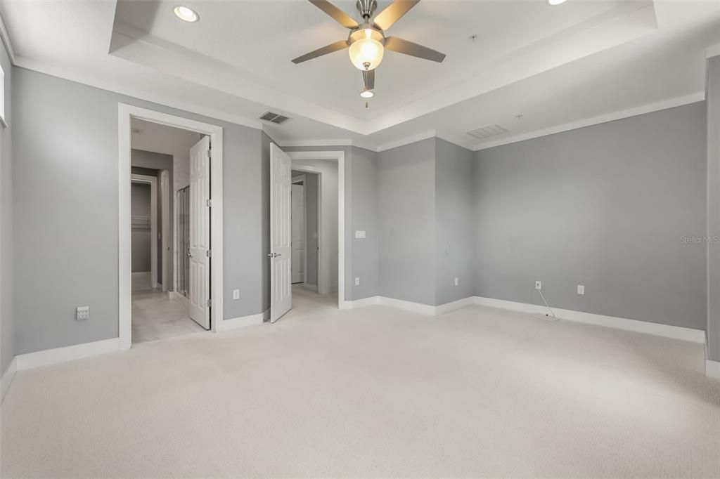 For Sale: $489,900 (3 beds, 3 baths, 1989 Square Feet)
