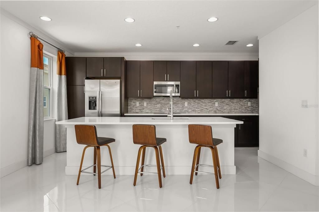 For Sale: $489,900 (3 beds, 3 baths, 1989 Square Feet)