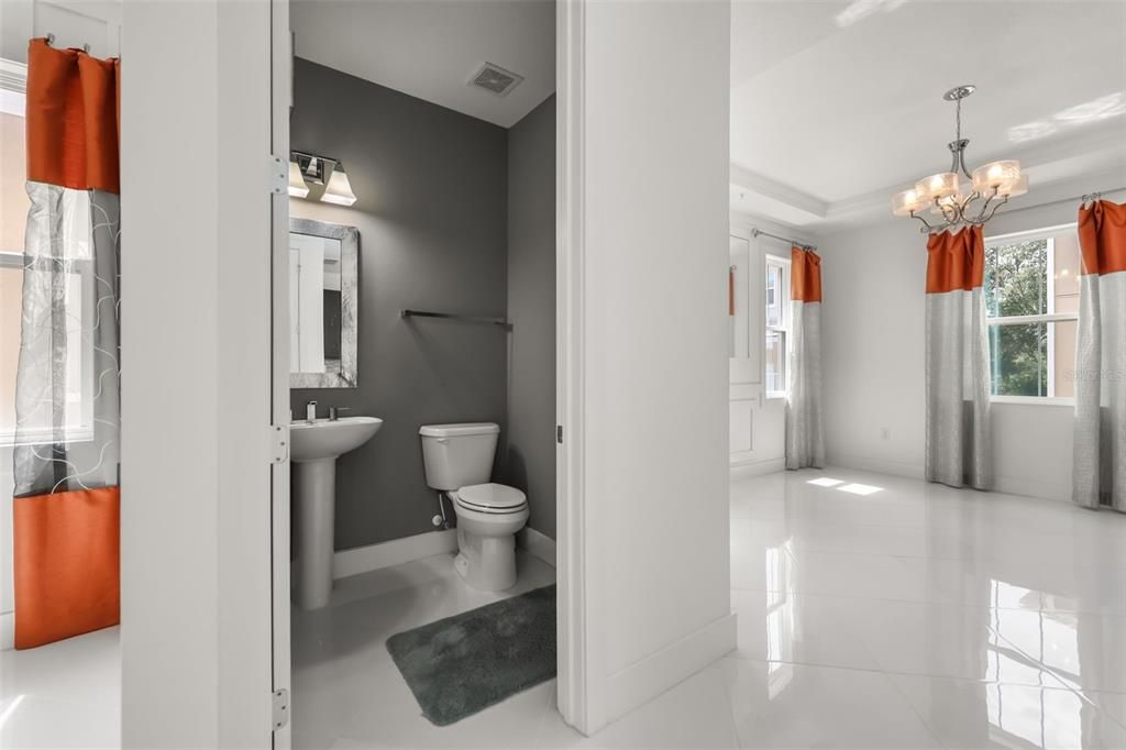 For Sale: $489,900 (3 beds, 3 baths, 1989 Square Feet)