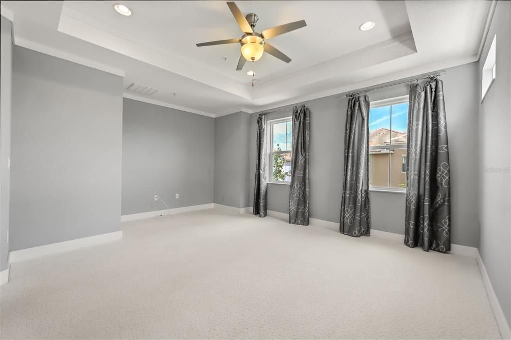 For Sale: $489,900 (3 beds, 3 baths, 1989 Square Feet)