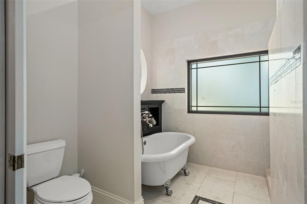 En Venta: $1,450,000 (4 camas, 3 baños, 3955 Pies cuadrados)