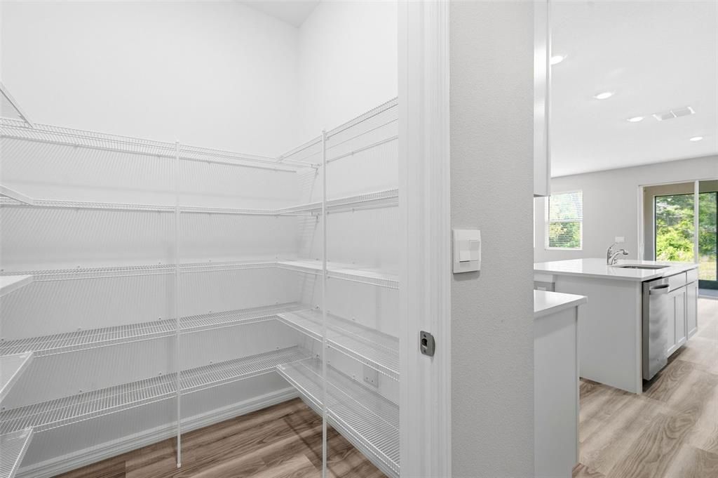 En Renta: $3,500 (5 camas, 3 baños, 3561 Pies cuadrados)