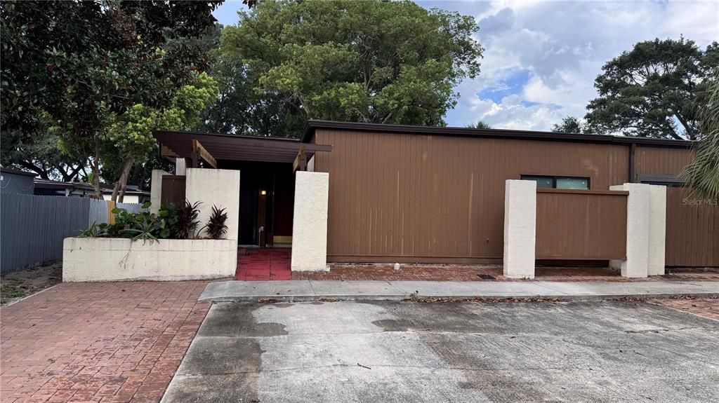 For Rent: $2,400 (3 beds, 2 baths, 1467 Square Feet)