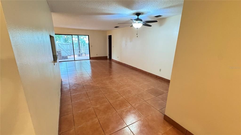 For Rent: $2,400 (3 beds, 2 baths, 1467 Square Feet)