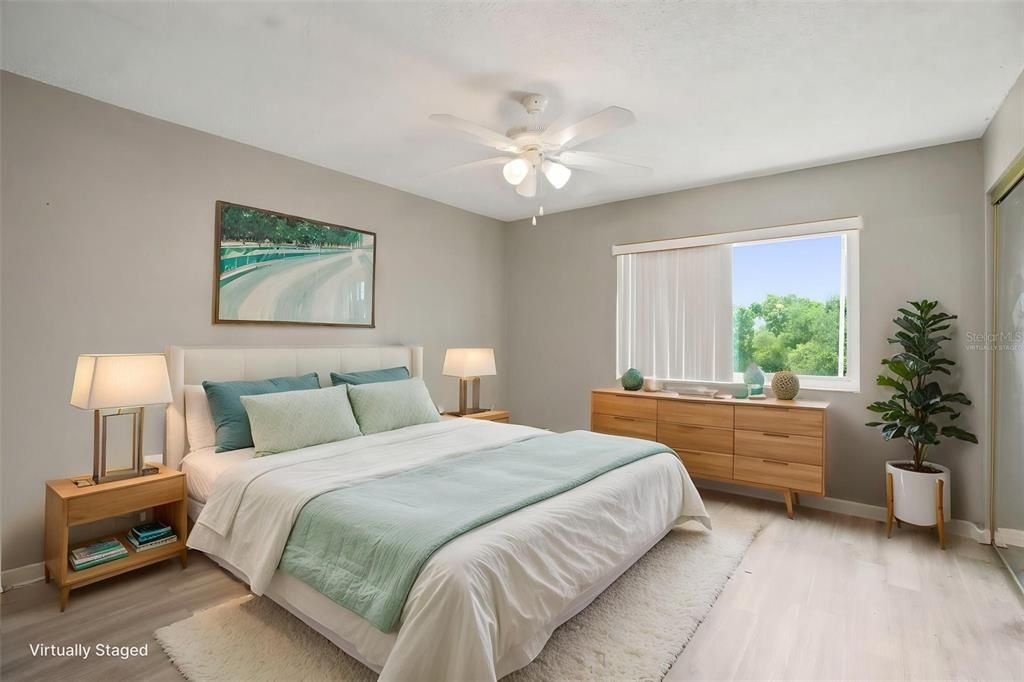 For Sale: $174,000 (2 beds, 2 baths, 1007 Square Feet)