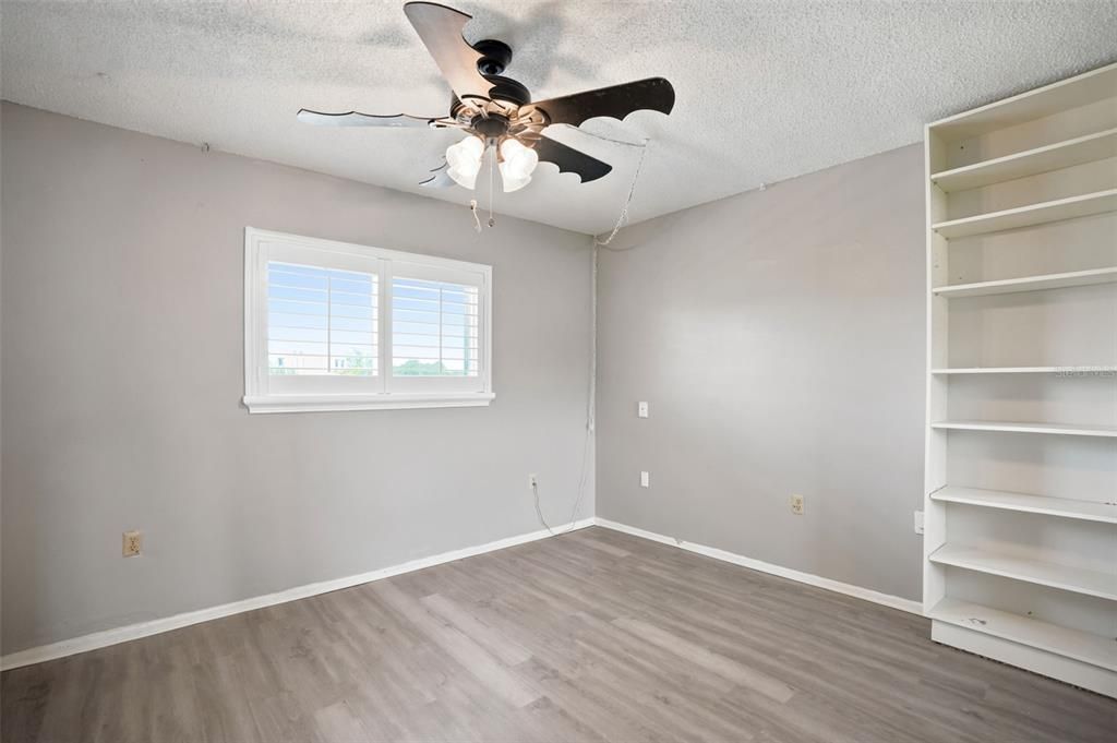 For Sale: $174,000 (2 beds, 2 baths, 1007 Square Feet)