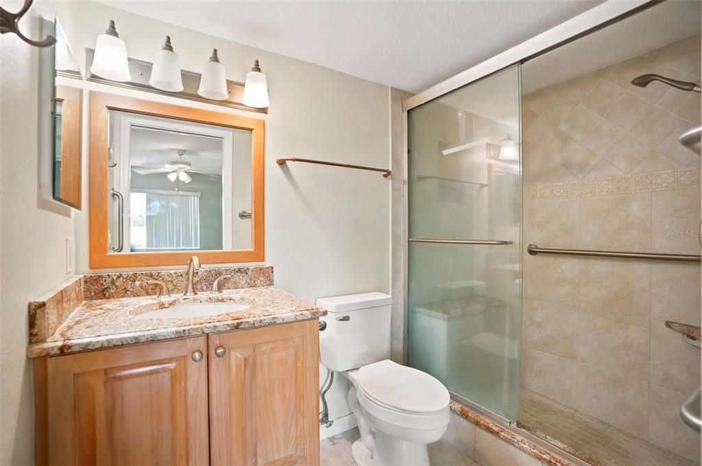 For Sale: $174,000 (2 beds, 2 baths, 1007 Square Feet)