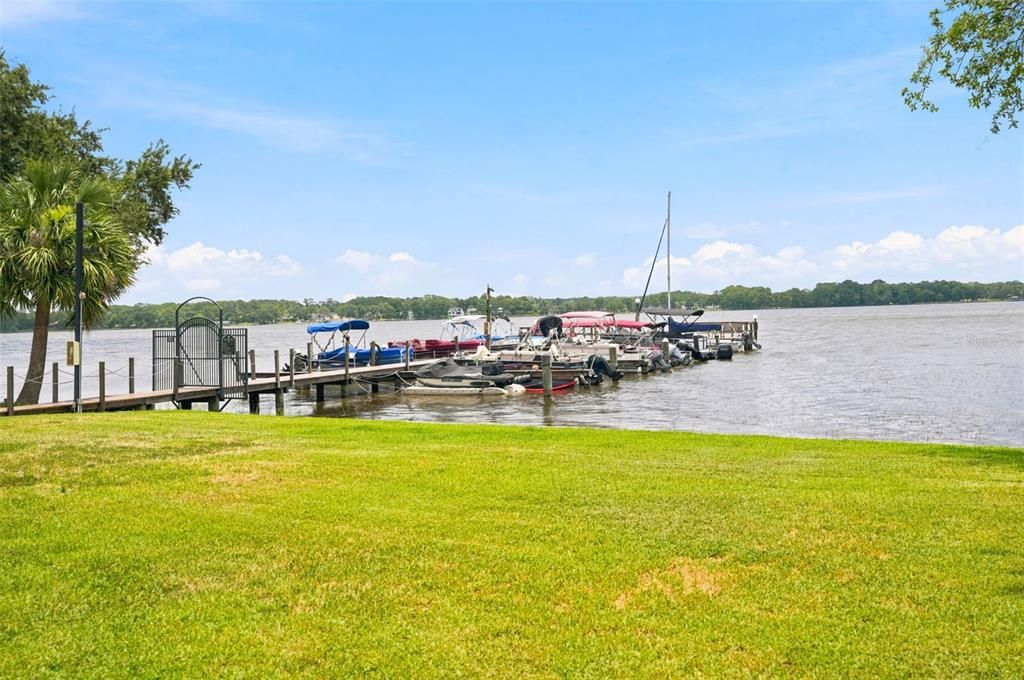 For Sale: $174,000 (2 beds, 2 baths, 1007 Square Feet)