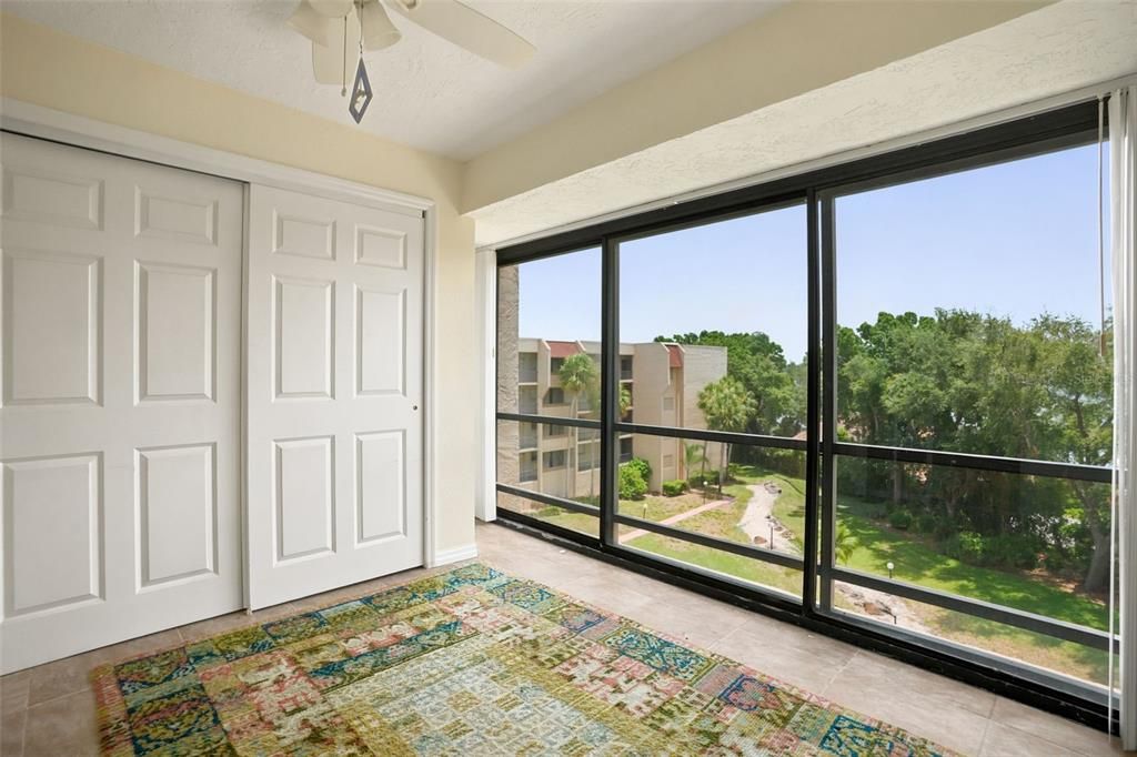 For Sale: $174,000 (2 beds, 2 baths, 1007 Square Feet)
