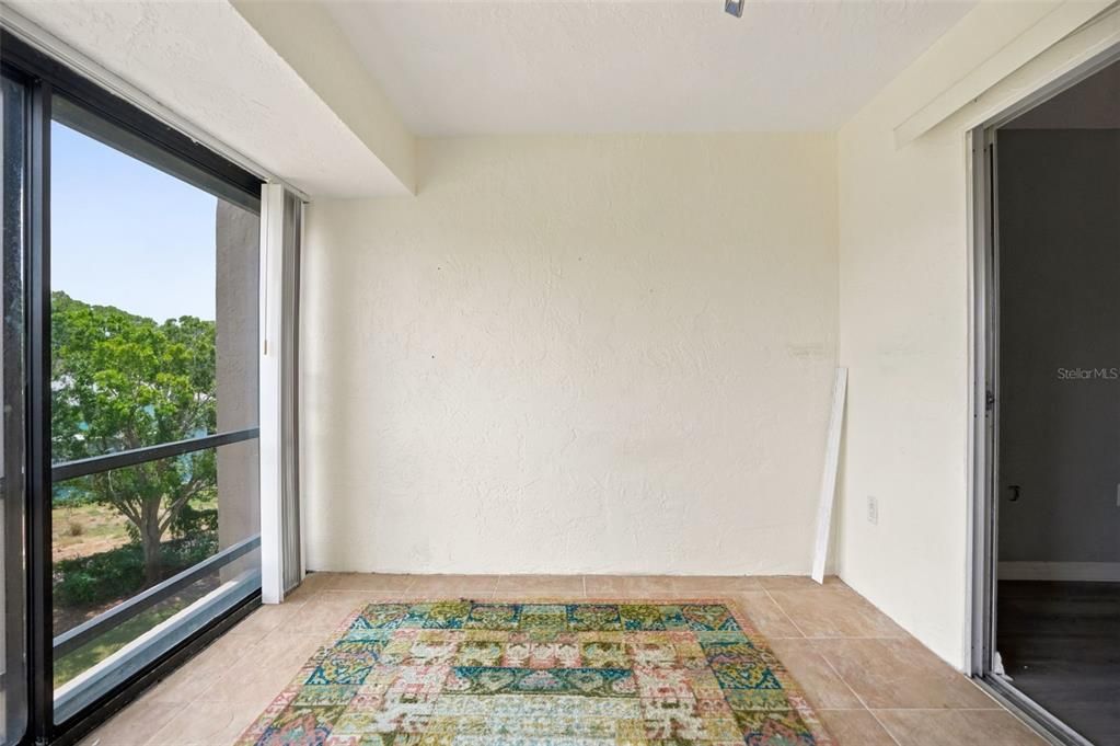 For Sale: $174,000 (2 beds, 2 baths, 1007 Square Feet)
