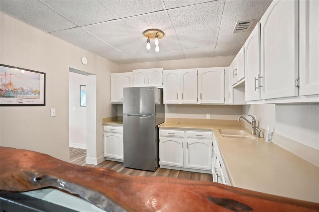 For Sale: $174,000 (2 beds, 2 baths, 1007 Square Feet)