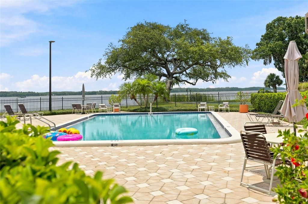 For Sale: $174,000 (2 beds, 2 baths, 1007 Square Feet)