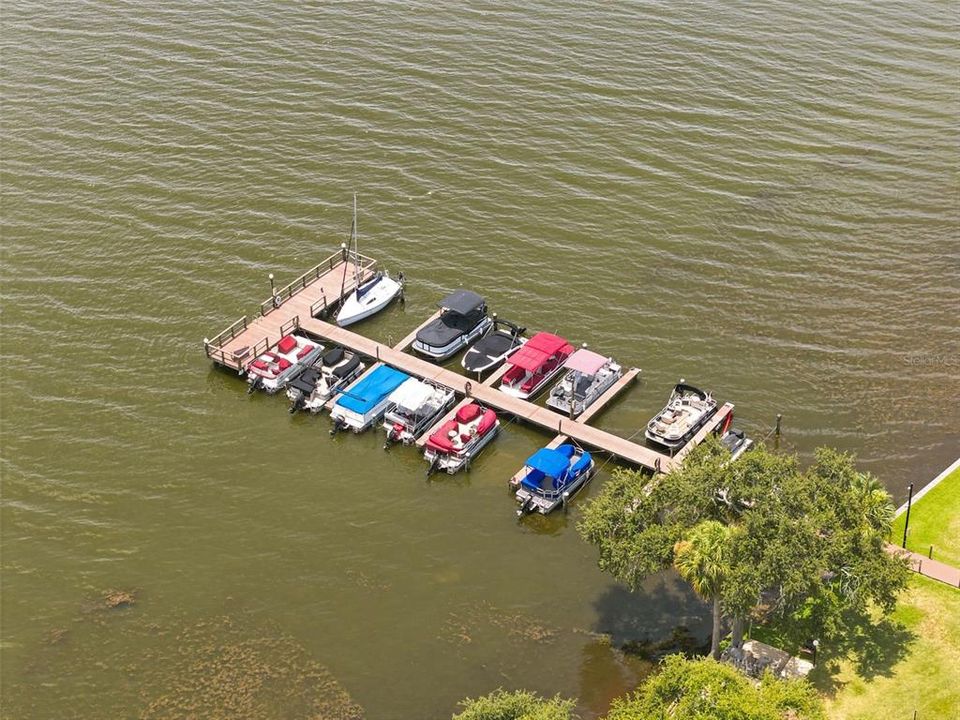 For Sale: $174,000 (2 beds, 2 baths, 1007 Square Feet)