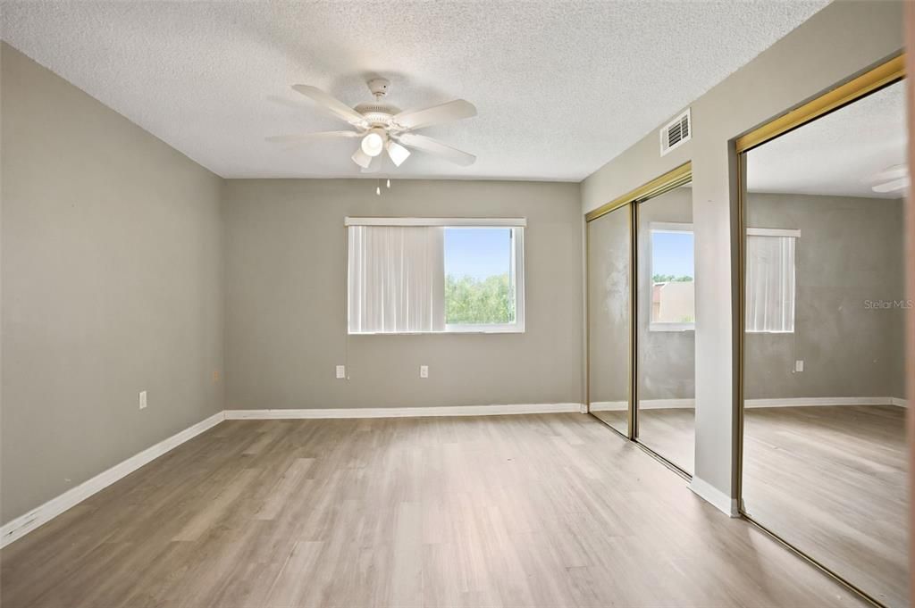 For Sale: $174,000 (2 beds, 2 baths, 1007 Square Feet)