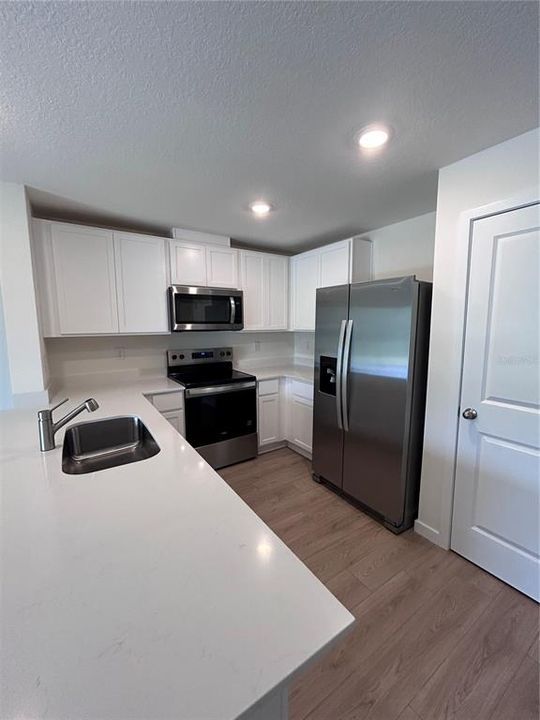 For Rent: $2,150 (3 beds, 2 baths, 1464 Square Feet)
