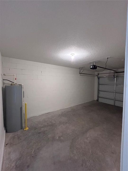 For Rent: $2,150 (3 beds, 2 baths, 1464 Square Feet)