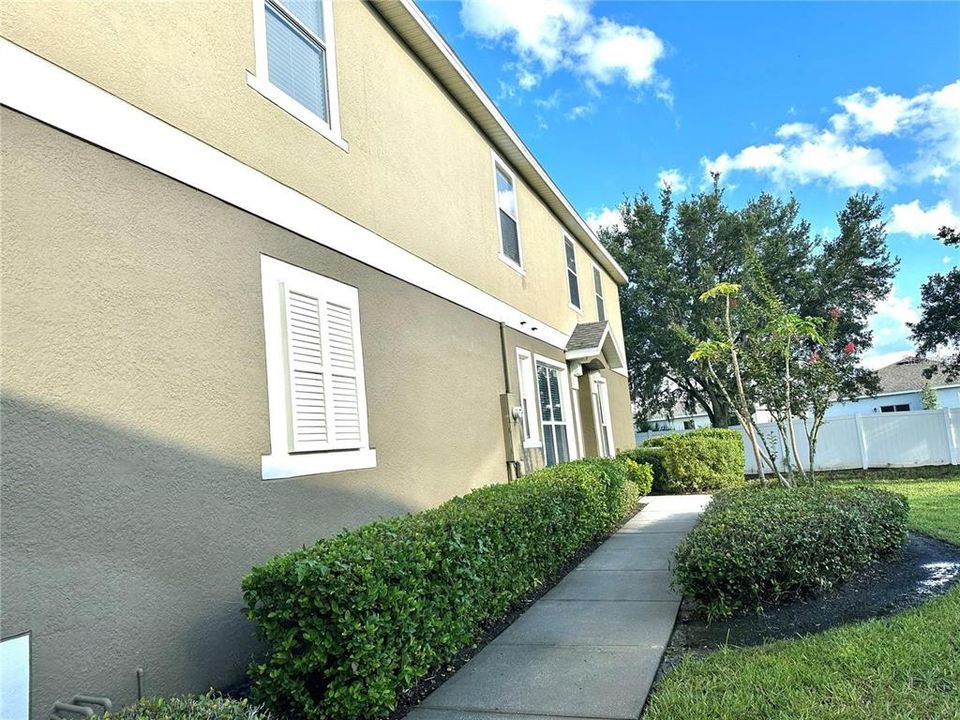 For Rent: $2,000 (3 beds, 2 baths, 1705 Square Feet)