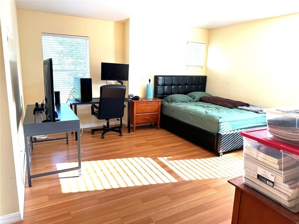For Rent: $2,000 (3 beds, 2 baths, 1705 Square Feet)