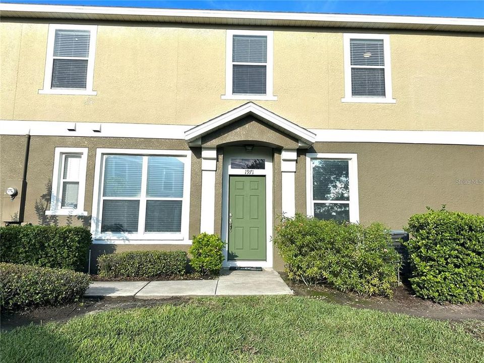 For Rent: $2,000 (3 beds, 2 baths, 1705 Square Feet)