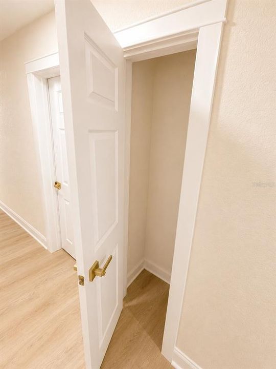 На продажу: $399,950 (4 спален, 2 ванн, 1546 Квадратных фут)