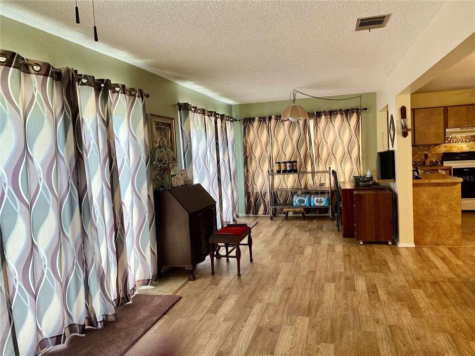 For Sale: $210,000 (2 beds, 2 baths, 1280 Square Feet)