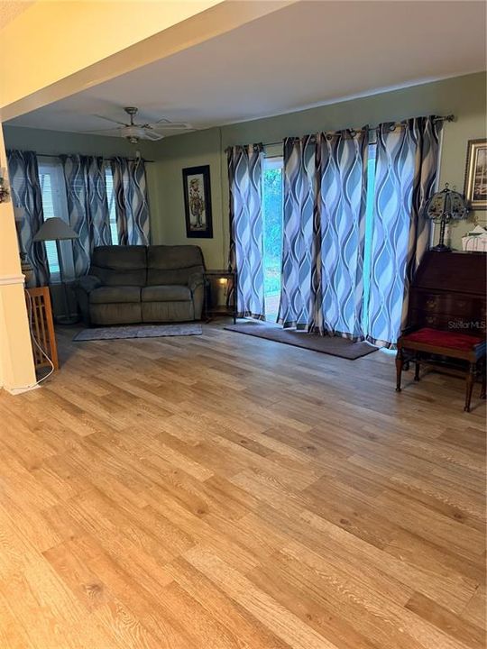 For Sale: $210,000 (2 beds, 2 baths, 1280 Square Feet)