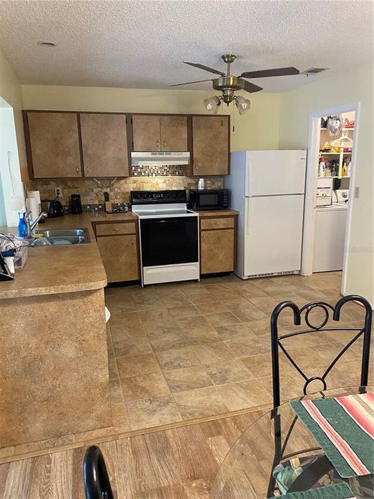 For Sale: $210,000 (2 beds, 2 baths, 1280 Square Feet)