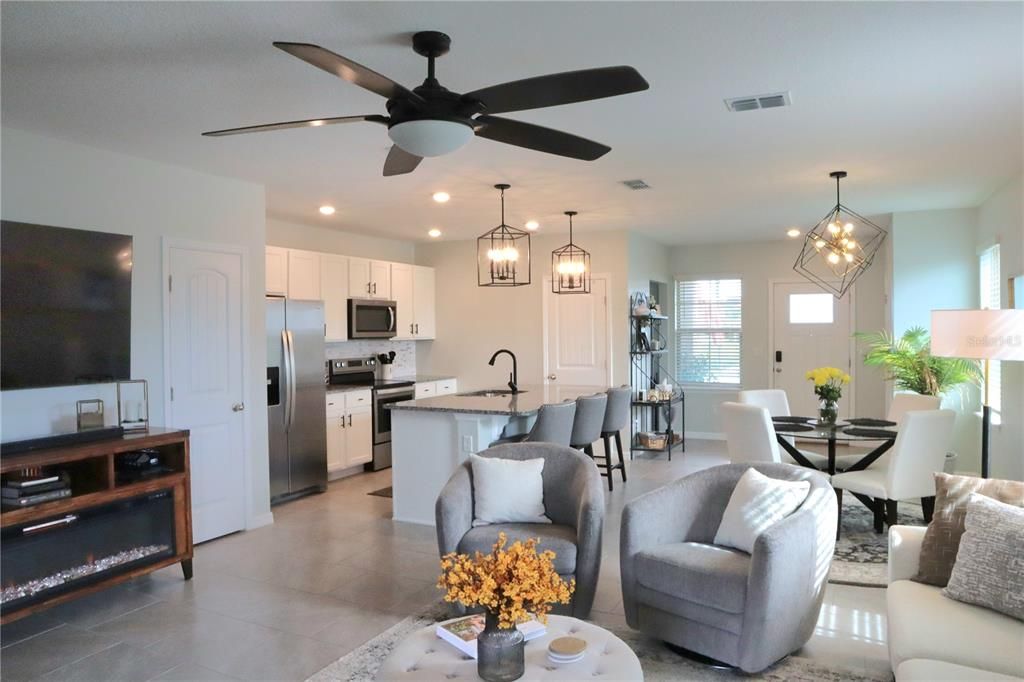 For Rent: $2,800 (3 beds, 2 baths, 1814 Square Feet)