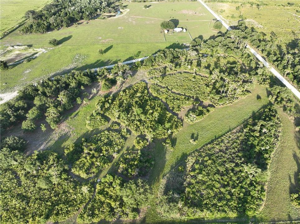 En Venta: $600,000 (27.59 acres)