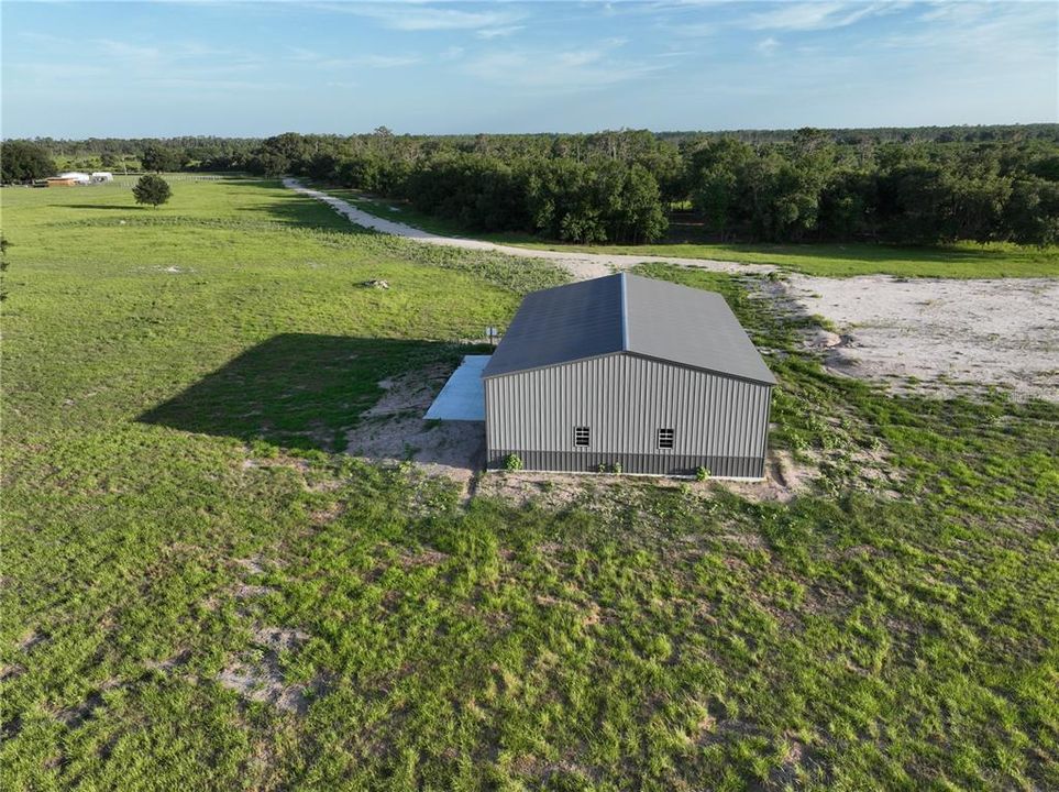 En Venta: $600,000 (27.59 acres)