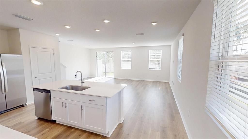 For Rent: $1,950 (3 beds, 2 baths, 1808 Square Feet)
