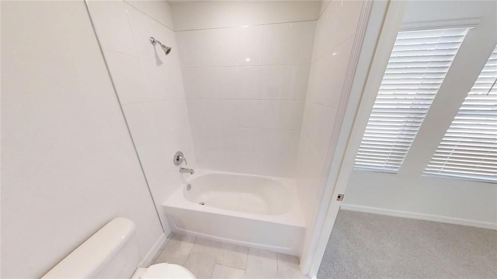 For Rent: $1,950 (3 beds, 2 baths, 1808 Square Feet)