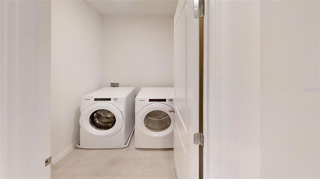 For Rent: $1,950 (3 beds, 2 baths, 1808 Square Feet)